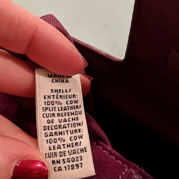 BANANA REPUBLIC MAGENTA LEATHER AND SUEDE HOBO BAG - Picture 9 of 16